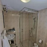 Agnes Obec 248 דירה